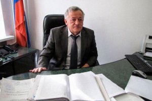 Çeçenistan parlamentinin spikeri Ali Məhkəmənin sədrini döydü