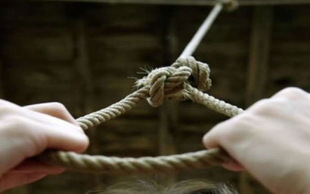 Azərbaycana qonaq gələn 17 yaşlı qız intihar edib
