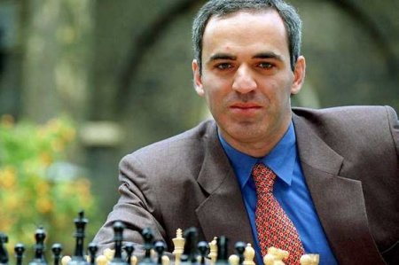Harri Kasparov 12 il sonra şahmat turnirinə qatılacaq