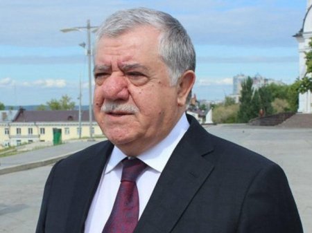 “Abbas Abbasov niyə bütün tapşırıqları Kremldən alır?” 