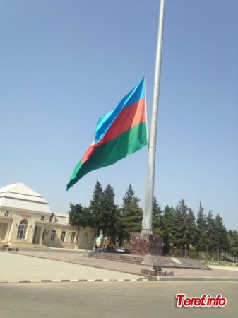 İcra başçısı Azərbaycan bayrağına görə tənbeh olunub?