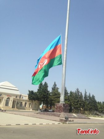 İcra başçısı Azərbaycan bayrağına görə tənbeh olunub?