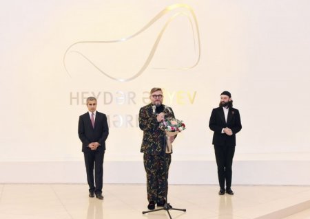 Mehriban Əliyeva “Modernizm və moda” sərgisinin açılış mərasimində iştirak edib