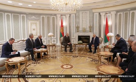 Lukaşenkonun azərbaycanlı deputatlarla görüşü: