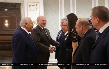 Lukaşenkonun azərbaycanlı deputatlarla görüşü: