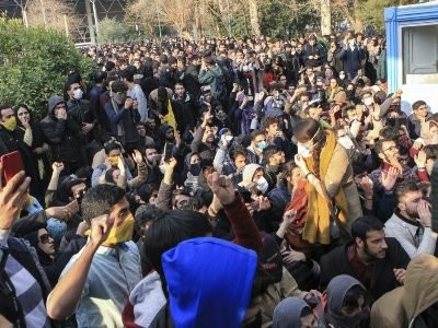 Erməni kilsəsindən İran hakimiyyətinə dəstək