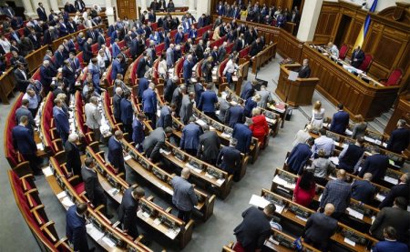 Ukrayna parlamenti Rusiyanı işğalçı dövlət kimi tanıyıb