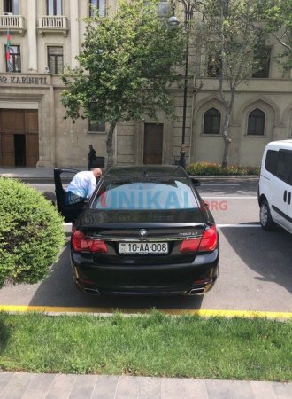 Hacıbala Abutalıbov hələ də Bakı merinin xidməti maşınında gəzir - Hacıbala Abutalıbov hələ də Bakı merinin xidməti maşınında gəzir -