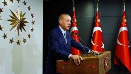 Ərdoğan: “Türkiyə bütün dünyaya demokratiya dərsi verdi”
