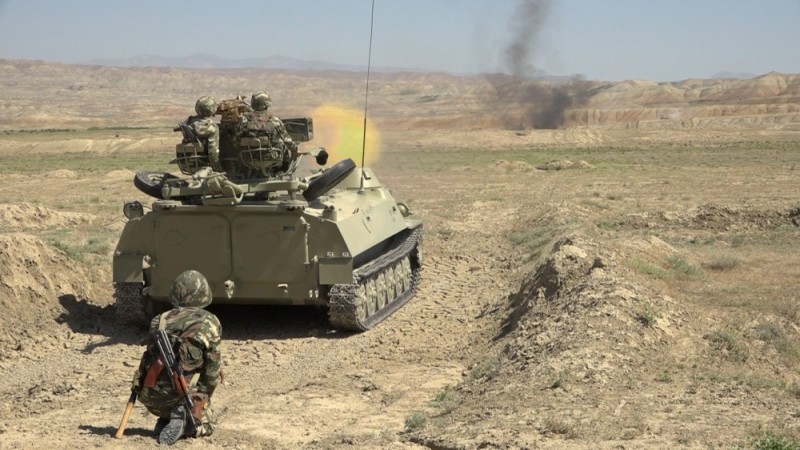 10 minədək şəxsi heyət, 150 tank, 200 raket: Ordumuz genişmiqyaslı təlimə bağladı
