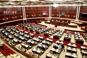Azərbaycan Parlamentinin 100 illiyinə həsr edilən iclasın vaxtı dəyişdirilib