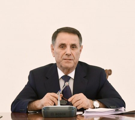 Novruz Məmmədov Nazirlər Kabineti Aparatının iclasını keçirib