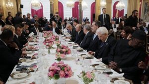 Yelisey Sarayında Trampla Putini yanaşı oturmağa qoymadılar