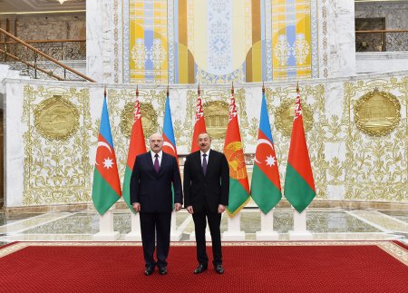 Əliyev Lukaşenkonu Azərbaycana rəsmi səfərə dəvət edib