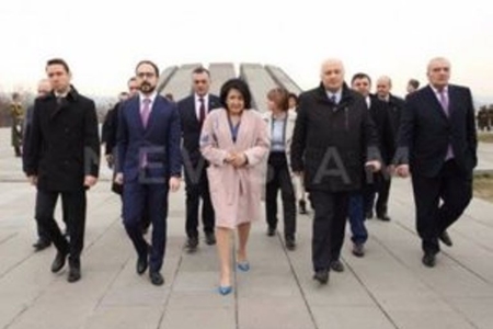 Gürcüstan prezidenti İrəvanda “soyqırımı” abidəsini ziyarət etdi - 