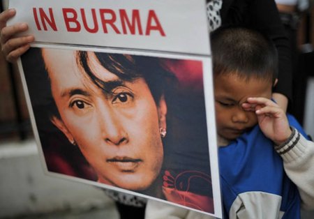 Myanmada 6,5 min dustaq və "Reuters"in iki jurnalisti azadlığa buraxılıb
