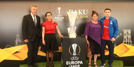 UEFA Avropa Liqasının kuboku Cocuq Mərcanlıda nümayiş etdirilib - 