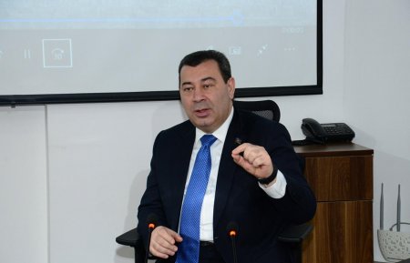 Səməd Seyidov: "Qarabağ münaqişəsi dondurulmayıb"