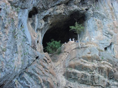 Türkiyədə 9 turist daxil olduqları mağaradan çıxa bilmir