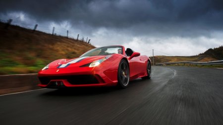 “Ferrari” 200 avtomobili geri çağırır