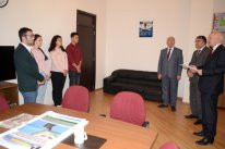 Daşkəsən Rayon İcra Hakimiyyətində təcrübə keçən “ASAN könüllü”lərinə sertifikatlar təqdim olundu Daşkəsən Rayon İcra Hakimiyyətində təcrübə keçən “ASAN könüllü”lərinə sertifikatlar təqdim olundu