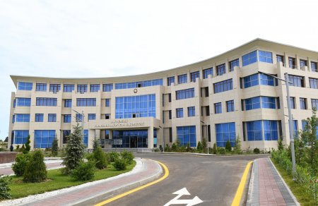 Prezident Pirallahı Rayon İcra Hakimiyyətinin yeni inzibati binasının açılışında iştirak edib