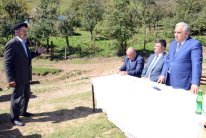 İcra başçısı kənd sakinləri ilə görüşüb - İcra başçısı kənd sakinləri ilə görüşüb -
