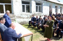 İcra başçısı kənd sakinləri ilə görüşüb - İcra başçısı kənd sakinləri ilə görüşüb -