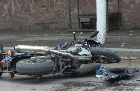 İmişlidə traktorla motosiklet toqquşdu: sürücü öldü