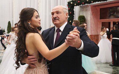 Lukaşenko zarafatla vəzifə təklif etmişdi, deputat oldu - 