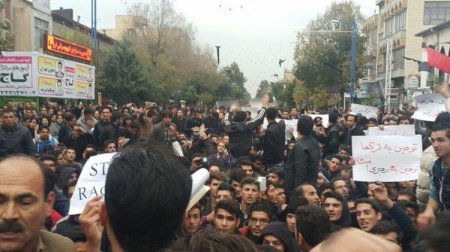 İranda etirazlar: helikopterdən atəş açıldı - 