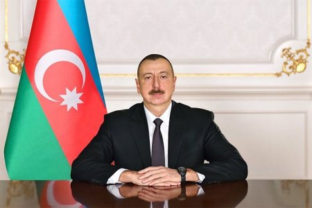 Prezident İlham Əliyev BDU-nun 100 illiyi münasibətilə keçirilən mərasimdə iştirak edir