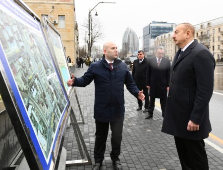 Prezident Xətainin heykəlinin köçürüldüyü parka baş çəkdi -