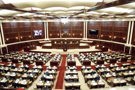 Milli Məclisin deputatlarına vəsiqələrin veriləcəyi tarix açıqlandı