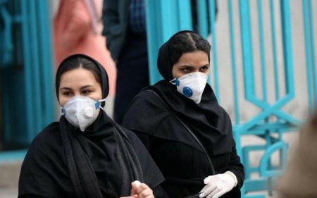 İranda 10 mindən çox tibb işçisi koronaya yoluxub