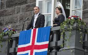 İslandiyada yenidən tarix müəllimi prezident seçildi