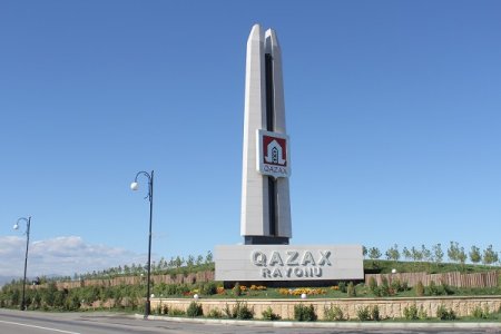 Qazaxda baş həkim koronanı belə yayır – 