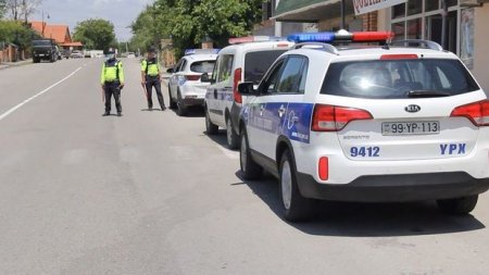 Karantin rejimində Şamaxıya gələn sürücü və sərnişinlər polisdən yayına bilmədi - 