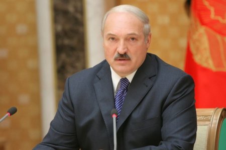 Lukaşenko ölkədə baş verənlərdən dərs çıxardığını deyib