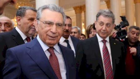 Mehdiyev kitabxanaya yataq dəsti alır - 