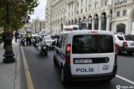 Bakıda polis əməkdaşı qəzaya düşdü: Yaralılar var -