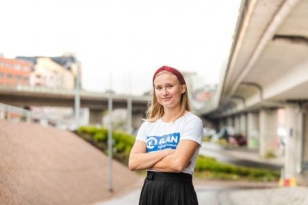 Finlandiyada 16 yaşlı qız bir günlük baş nazir olub