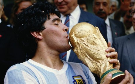 Multimedia "Napoli"nin stadionuna Maradonanın adı verildi