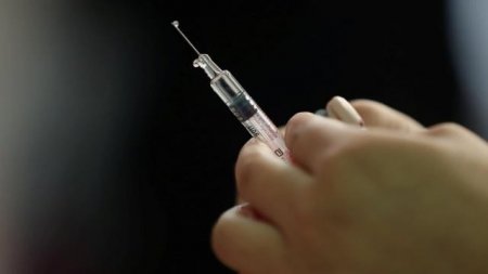 Yaponiya 24 milyon dozalıq vaksini zibilə atır -