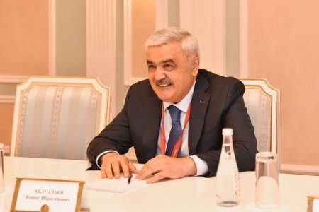 Rövnəq Abdullayev “Qazprom”un rəhbəri ilə işgüzar görüş keçirib - 