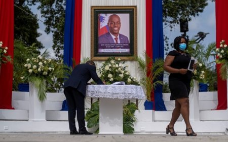 Haitinin öldürülən prezidenti dəfn edilib - 