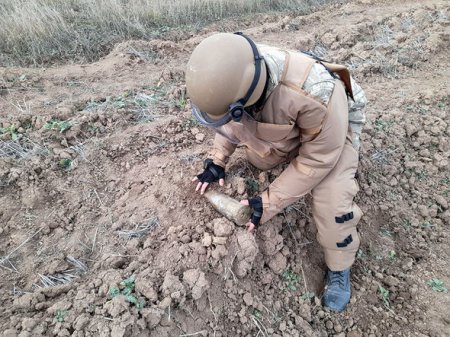 Tonlarla qarı təmizləyib Azərbaycan hərbçilərinə yol açdılar - 