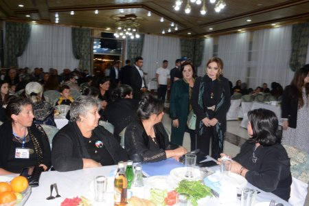 Tərtər Rayon İcra Hakimiyyəti bir qrup iş adamları ilə birlikdə şəhid ailələrinə iftar süfrəsi verdi