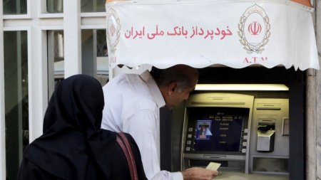 İranda bankomatlar belə yandırılır – 