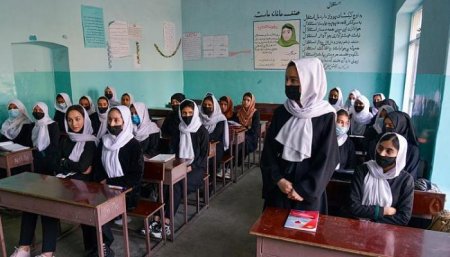   Taliban qızların ali təhsil almasını qadağan etdi